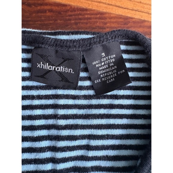 Xhilaration Women's Striped V Neck T-Shirt Top Blue Black Size Small - Picture 2 of 2